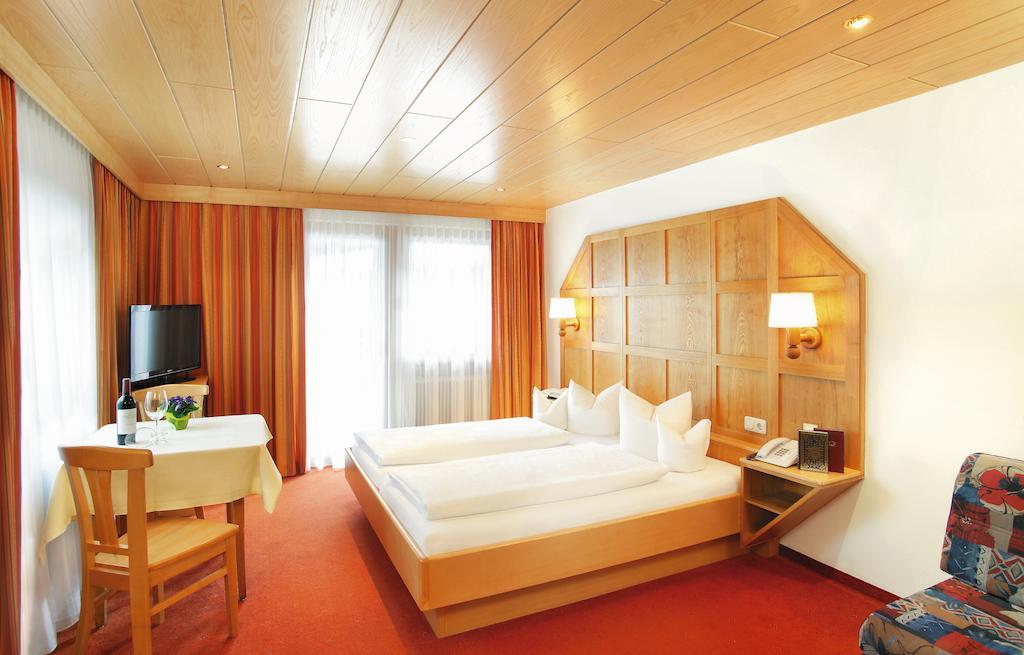 Hotel Tirolerhof سانكت أنتون ام ارلبرغ المظهر الخارجي الصورة